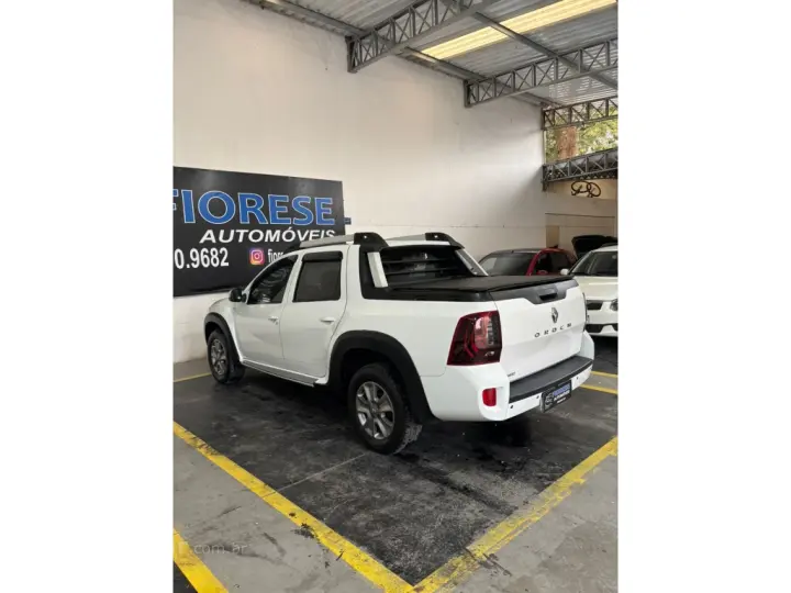 DUSTER OROCH 2.0 16V FLEX DYNAMIQUE 4P AUTOMÁTICO