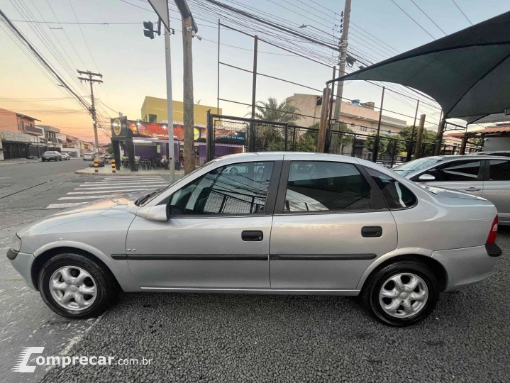 VECTRA 2.2 MPFI GLS 8V GASOLINA 4P MANUAL