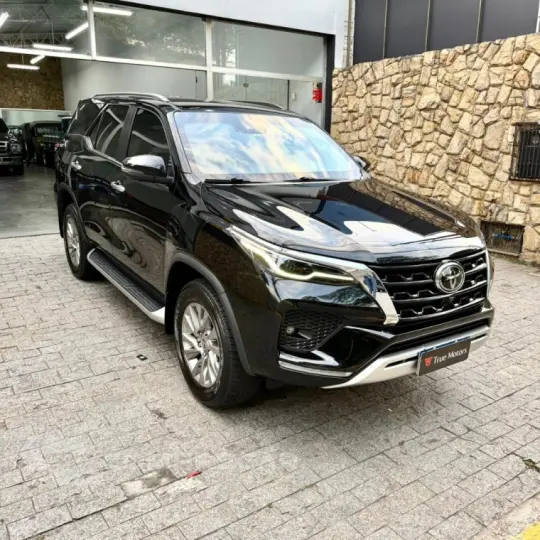 HILUX SW4 4.0 SRX 4X4 7 Lugares V6 24V