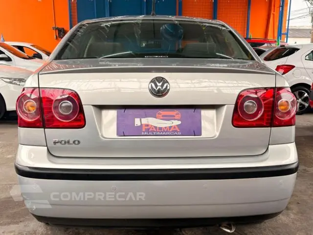POLO SEDAN - 1.6 8V 4P MANUAL