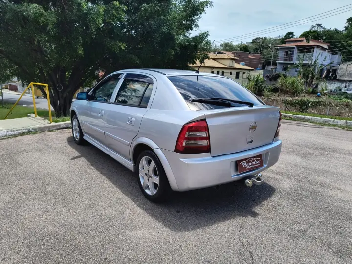 ASTRA 2.0 MPFI Advantage 8V