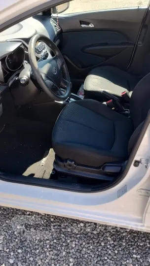 HB20 1.6 Comfort Plus 16V