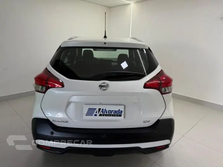 KICKS SV CVT