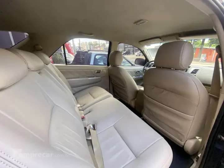 HILUX 2.8 SW4 4X4 8V