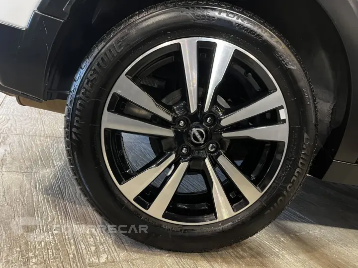Kicks 1.6 16V 4P FLEXSTART EXCLUSIVE XTRONIC AUTOMÁTICO CVT