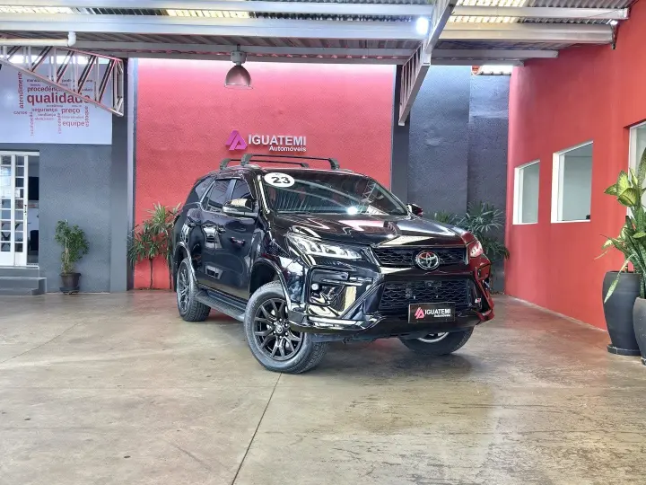 HILUX SW4 2.8 D-4D TURBO DIESEL GR-S 7L 4X4 AUTOMÁTICO