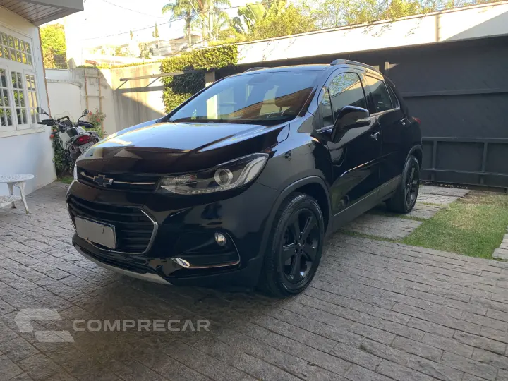 TRACKER 1.4 16V Turbo Midnight