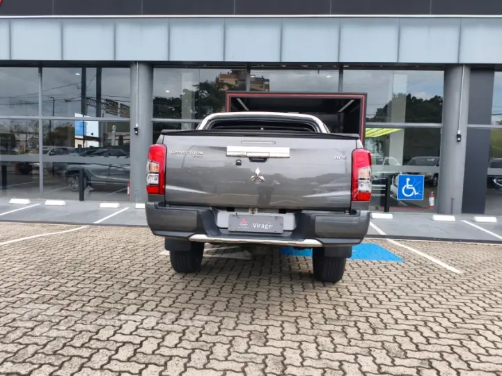 L200 TRITON 2.4 16V Turbo Sport HPE CD 4X4