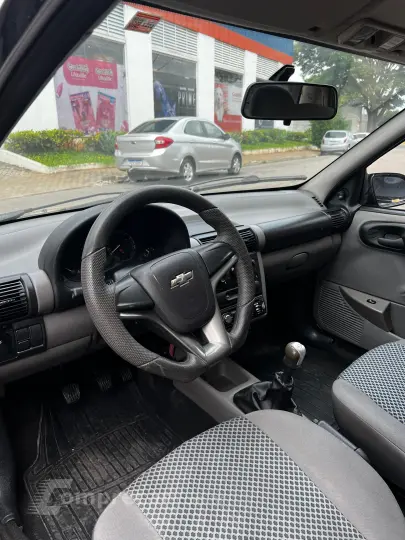 CLASSIC 1.0 MPFI Sedan 8V