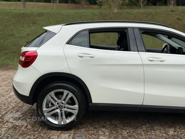 GLA 200 1.6 CGI FLEX STYLE 7G-DCT