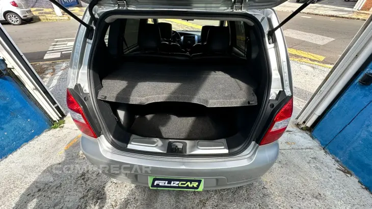 LIVINA 1.8 SL 16V
