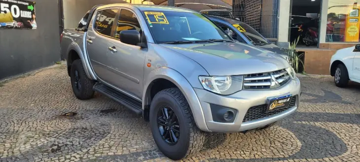 L200 Triton HLS 2.4 Flex 16V CD Mec.