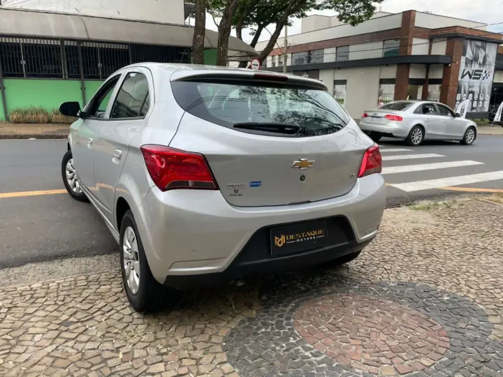 ONIX HATCH LT 1.0 8V FlexPower 5p Mec.