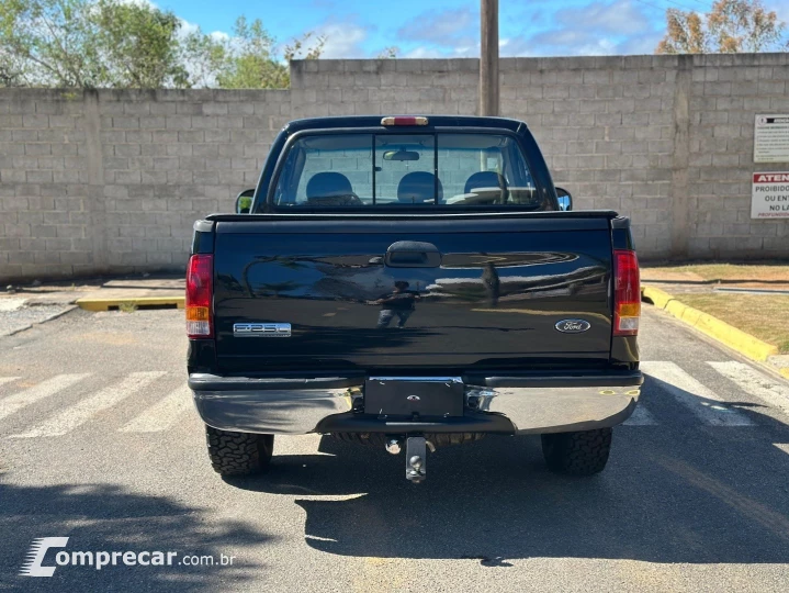 F-250 3.9 XLT 4X2 CS DIESEL 2P MANUAL