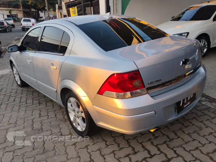 VECTRA 2.0 MPFI Elegance 8V