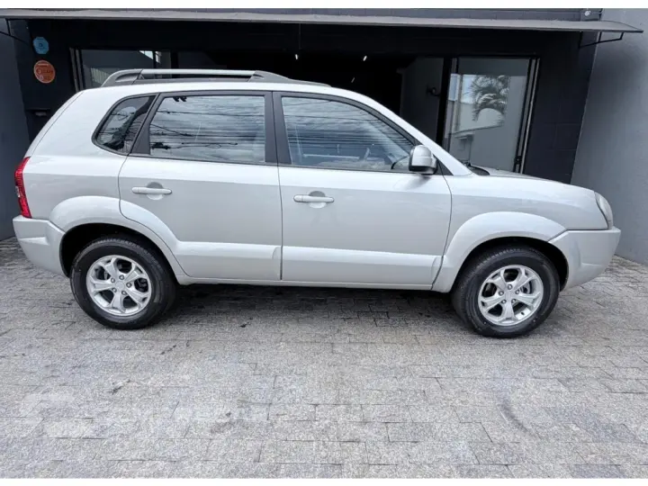 TUCSON 2.0 MPFI GLS 16V 143CV 2WD GASOLINA 4P AUTOMÁTICO