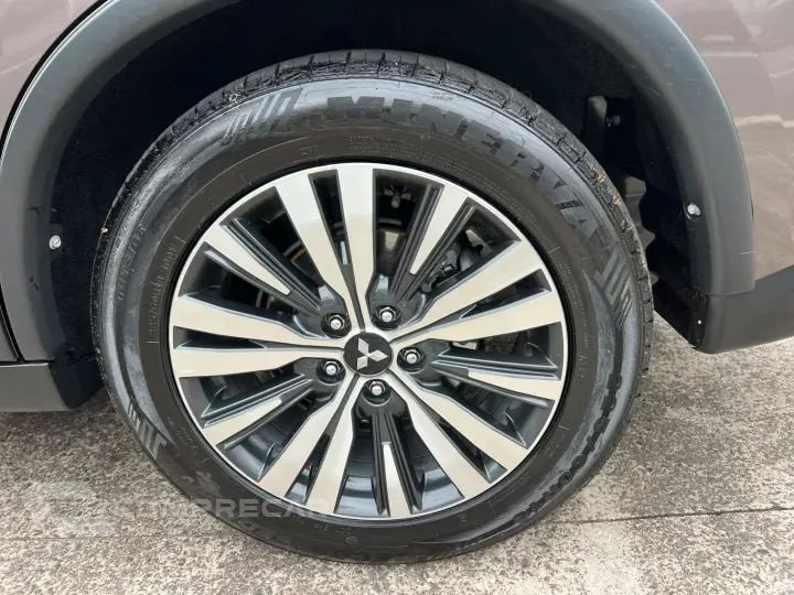 OUTLANDER 2.2 Mivec Di-d Hpe-s AWD
