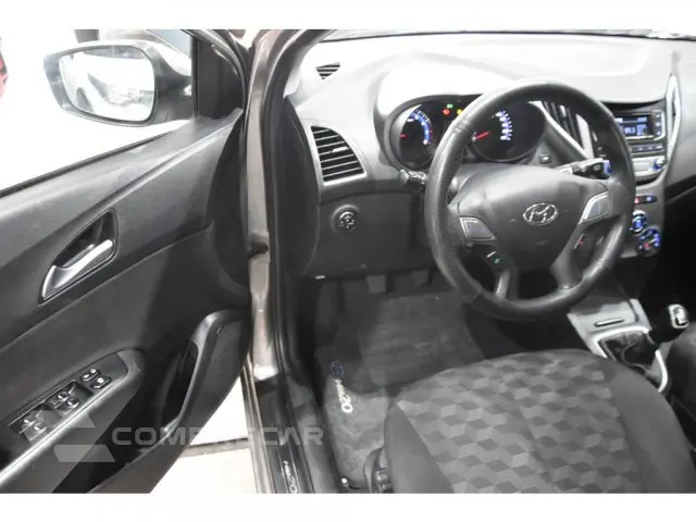 HB20 - 1.6 COMFORT PLUS 16V 4P MANUAL