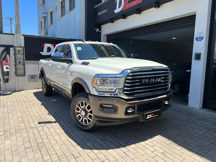 3500 6.7 Laramie Longhorn 4X4 CD 6 Cilindros Turbo