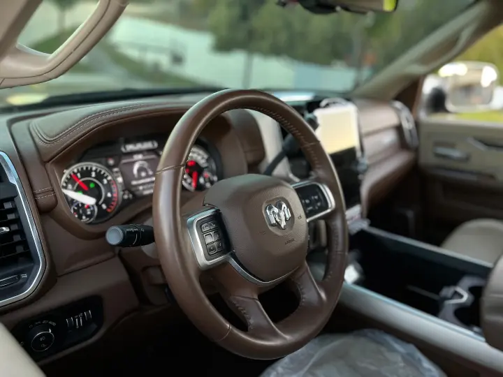 3500 6.7 I6 TURBO DIESEL LARAMIE CD 4X4 AUTOMÁTICO