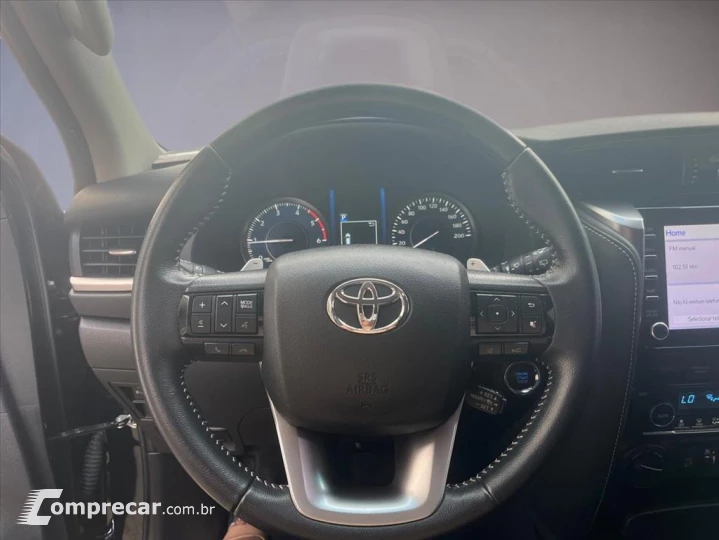 HILUX SW4 2.8 D-4D TURBO DIESEL SRX 7L 4X4 AUTOMÁ