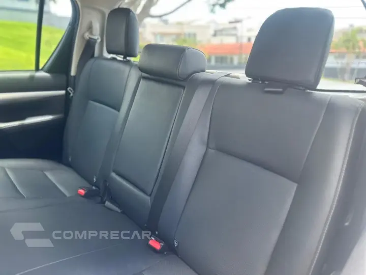 HILUX 2.8 D-4D TURBO DIESEL CD SRX PLUS 4X4 AUTOMÁTICO