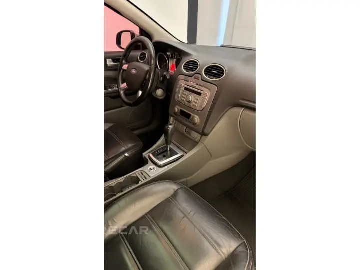 FOCUS 2.0 TITANIUM HATCH 16V FLEX 4P AUTOMÁTICO