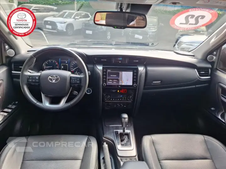 HILUX SW4 2.8 D-4D TURBO DIESEL SRX 7L 4X4 AUTOMÁ
