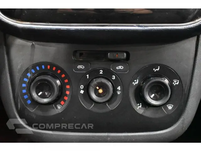 PUNTO - 1.4 ATTRACTIVE 8V 4P MANUAL