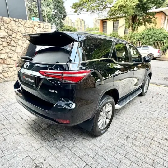 HILUX SW4 4.0 SRX 4X4 7 Lugares V6 24V