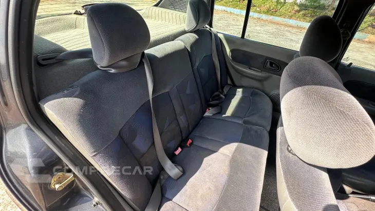 CLIO 1.6 RT Sedan 16V