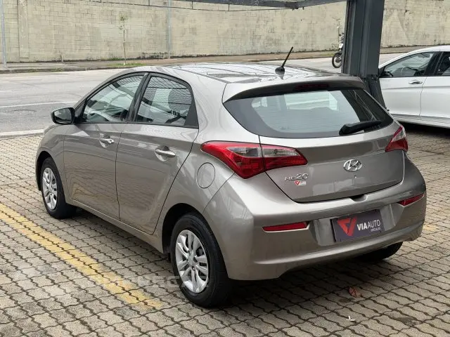 HB20 - 1.0 COMFORT PLUS 12V 4P MANUAL