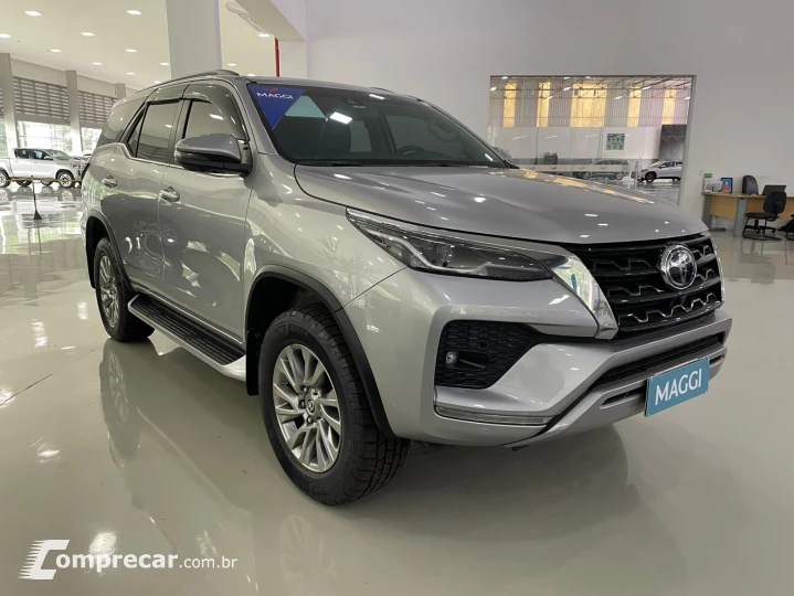 HILUX SW4 2.8 D-4d Turbo SRX 7L 4X4
