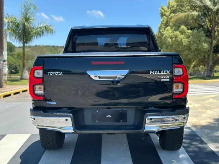 HILUX 2.8 D-4D TURBO DIESEL CD SRX PLUS 4X4 AUTOMÁTICO