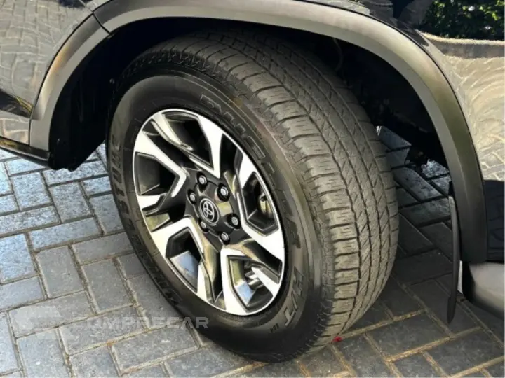 HILUX SW4 2.8 D-4D TURBO DIESEL DIAMOND 7L 4X4 AUTOMÁTICO