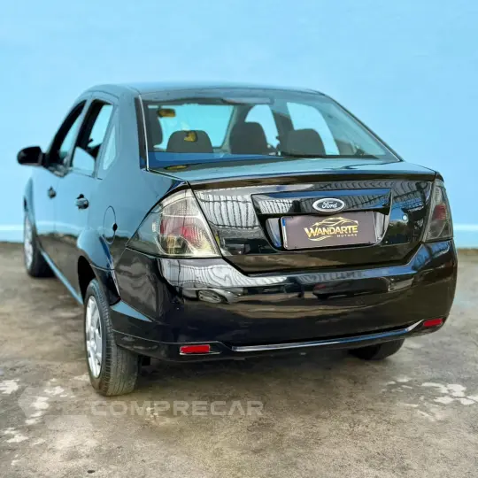Fiesta Sedan SE 1.6 8V Flex 4p