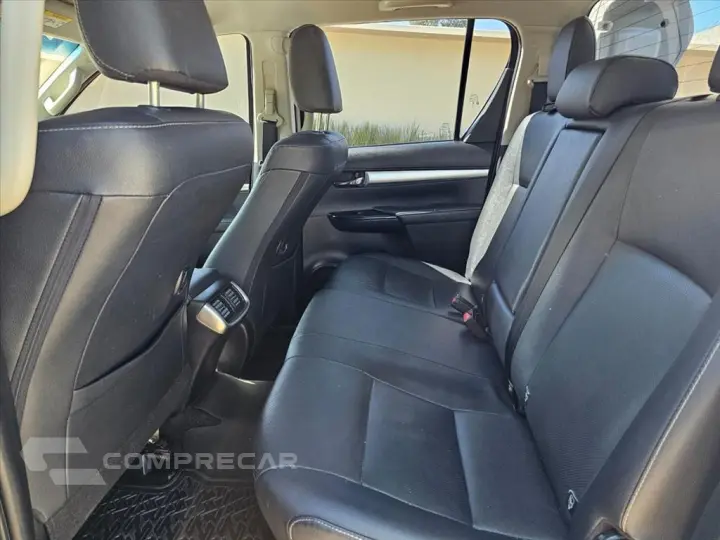 HILUX 2.8 D-4D TURBO DIESEL CD SRX PLUS 4X4 AUTOM
