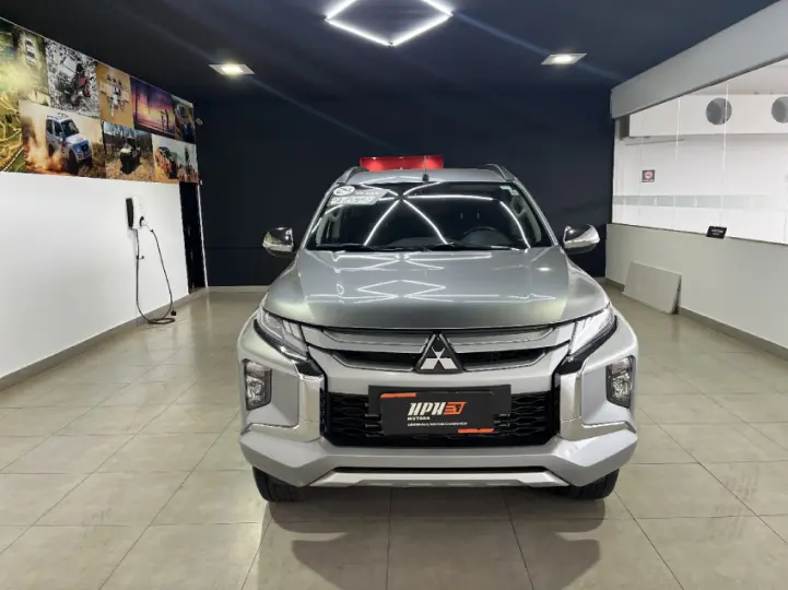 L200 TRITON 2.4 16V Turbo Sport HPE CD 4X4