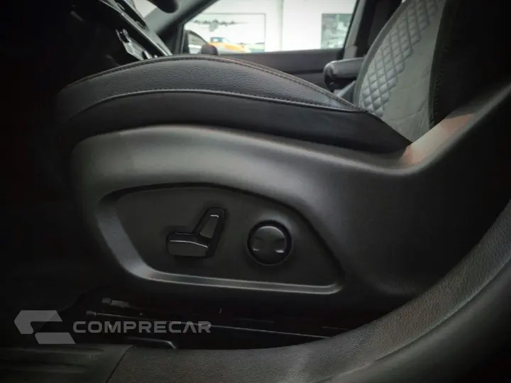 COMPASS 2.0 HURRICANE 4 TURBO GASOLINA BLACKHAWK AT9