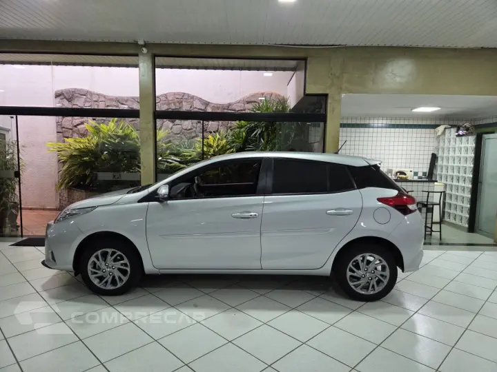 Yaris Hatch 1.5 16V 4P FLEX XS CONNECT MULTIDRIVE AUTOMÁTICO