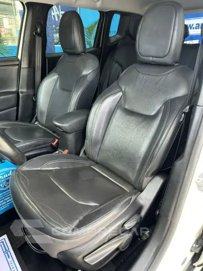 Renegade Longitude 1.8 4x2 Flex 16V Aut.