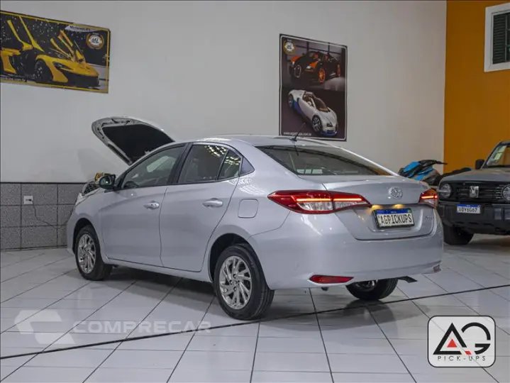 YARIS 1.5 16V Sedan XS Connect