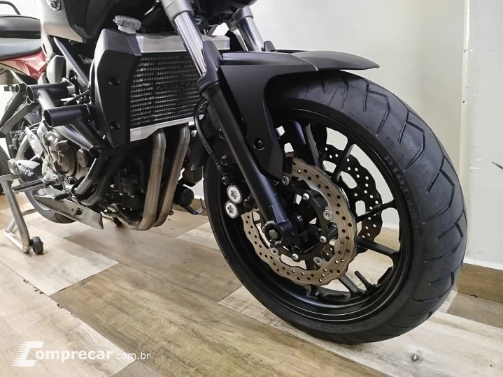 MT-07 700 cc