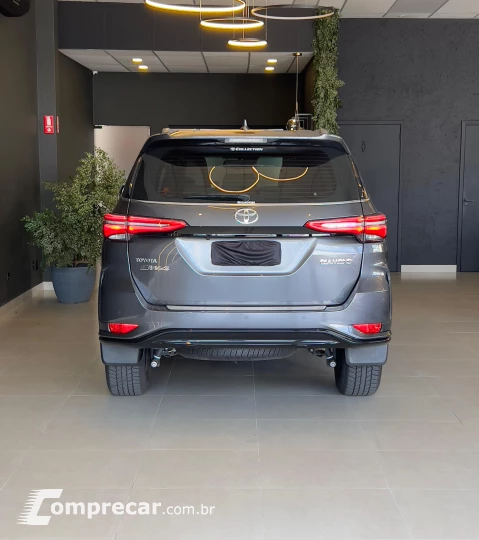 HILUX SW4 2.8 SRX Diamond 4X4 7 Lugares 16V Turbo Intercoole