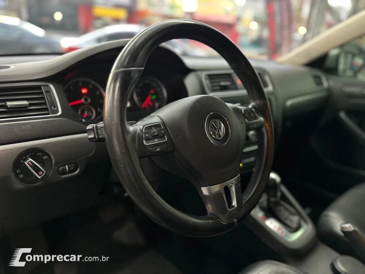JETTA 2.0 TSI HIGHLINE 200CV GASOLINA 4P TIPTRONIC