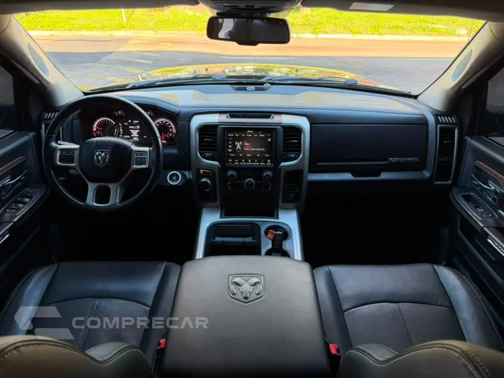 Classic 5.7 V8 Gasolina Laramie Night Edition Cd 4X4 Automát