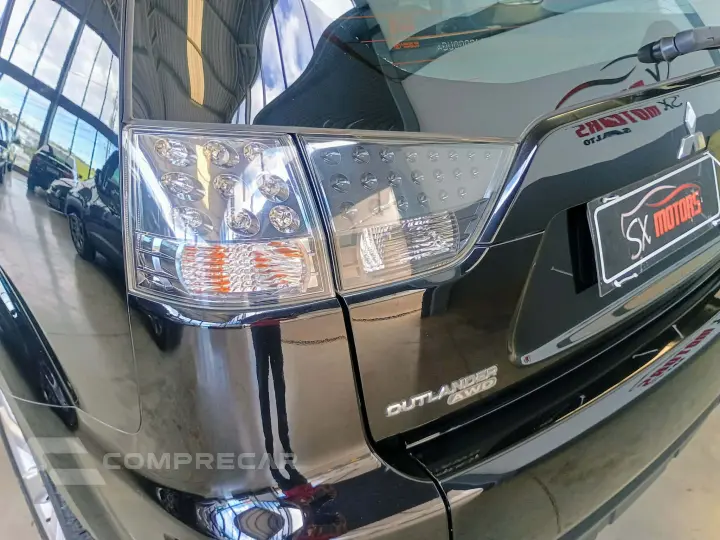 OUTLANDER 3.0 4X4 V6 24V