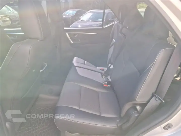 HILUX SW4 2.8 D-4D TURBO DIESEL SRX PLATINUM 7L 4