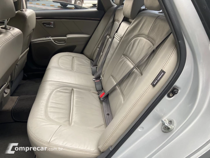 AZERA 3.3 MPFI GLS Sedan V6 24V