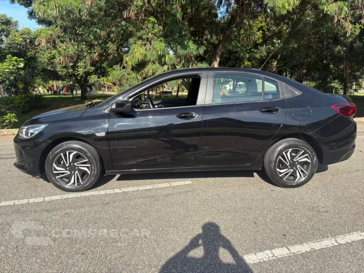 Onix Plus LT 1.0 Flex